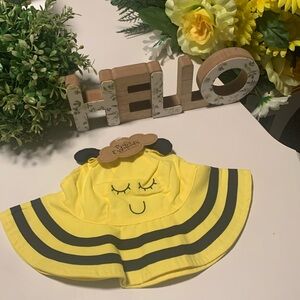 Baby Essentials 0-12 months Bee 🐝 Hat